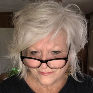 Meet your Posher, Della